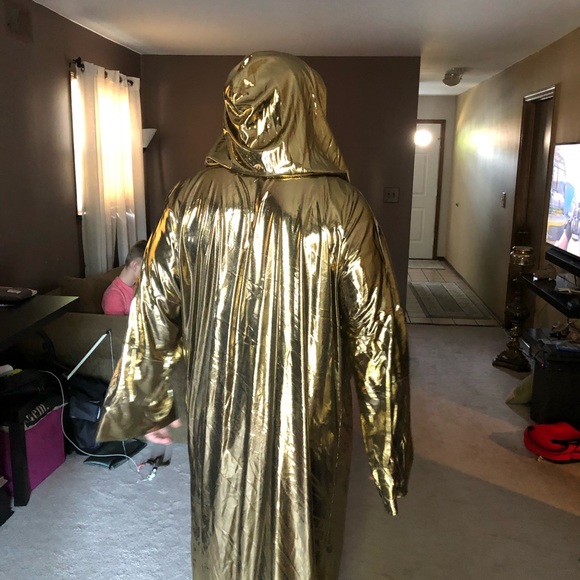 Custom made robe - Picture 5 of 5